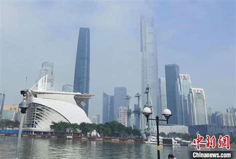 8月4日《中国新闻网》报道广州市发展和改革委员会与我院联合发布《广州营商环境报告（2022）》白皮书的媒体文章--广州市社会科学院
