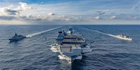 中国海军055万吨大驱与辽宁舰共同出海执行任务(图)(含视频)_手机新浪网
