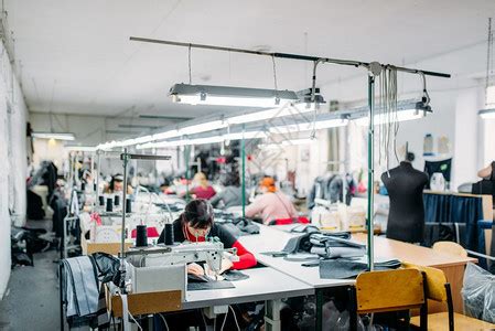 制衣厂工业服装设备缝纫机高清图片下载-正版图片303003738-摄图网