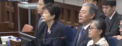 朴槿惠：我的立场和律师一样否认全部嫌疑_凤凰资讯