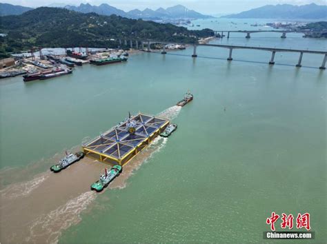中国最大深远海半潜式养殖平台“宁德1号”顺利出运投产