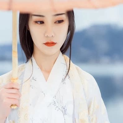 古风头像执伞女生图片大全