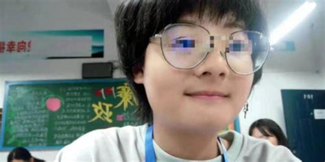 重庆15岁女孩校内坠亡事件存7大疑点，家属：死因仍是迷_手机新浪网