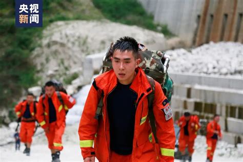汶川地震中获救的男孩，14年后救火牺牲！他曾哭着许下心愿