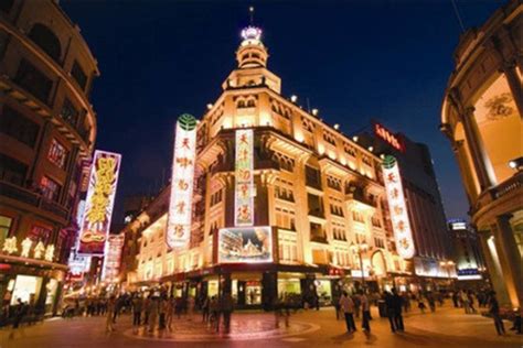 20241概述：天津最著名的购物商圈之一，人气很旺，东西也很全，有很多受欢迎的牌子，在这里都能找到_滨江道商业街-评论-去哪儿攻略