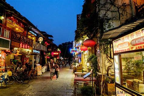 广西桂林阳朔西街的酒吧 图片 | 轩视界