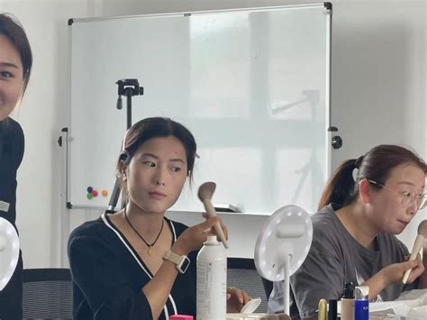 个人化妆班课程|全国莱葳沙化妆工作室-中国婚博会官网