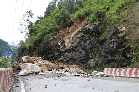 四川乐山金口河发生高位山体塌方 已造成14人遇难_手机新浪网