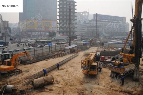 中国水利水电第十一工程局有限公司 国内工程 郑州高新区中部智慧港项目首仓混凝土开盘浇筑