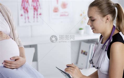 妇科咨询孕妇与医生一高清图片下载-正版图片505749387-摄图网