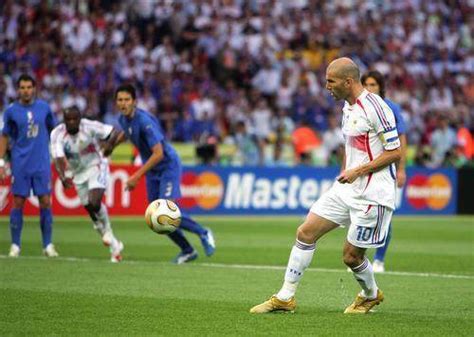 回忆一下06年世界杯的法国！齐达内世界杯告别之战！