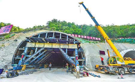 弥玉高速公路“登楼山隧道”开挖掘进累计完成12300米_云南省交通运输厅