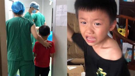 小男孩被爸妈连哄带骗去做了包皮手术，出院后第一件事逗笑网友_腾讯视频