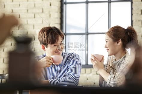 非主流喝茶情侣头像
