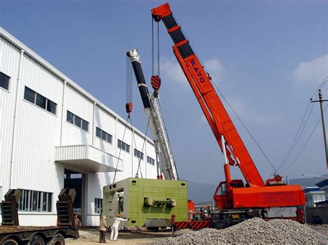 深圳龙华吊装公司-龙岗工厂搬迁-重型设备吊装