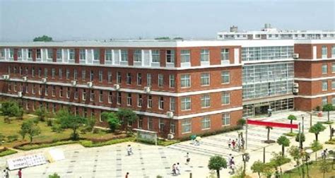 武汉科技大学城市学院怎么样是几本？宿舍条件如何一年学费多少钱
