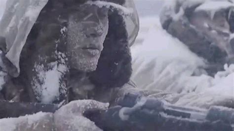 《长津湖》易烊千玺原型，冰雕连唯一幸存者，年仅16岁被冻掉四肢_腾讯视频
