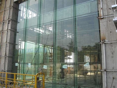 泰康大厦项目全球最高坐地式双夹胶中空全玻璃幕墙安装完成 - 双圆监理