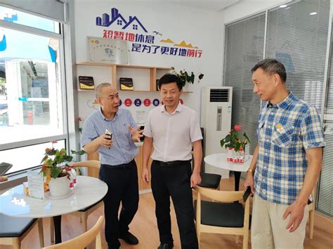市教委一级巡视员邓沁泉一行到我校调研-重庆智能工程职业学院