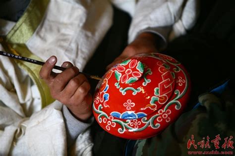 西藏琼结：把手工藏毯织出“国际范儿”-人民图片网