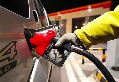 国内成品油价年内第十涨 部分地区95号汽油进入9元时代_凤凰网
