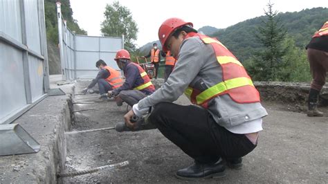 342国道太白县五里坡段路面开始全面整修 预计10月底完工-西部之声