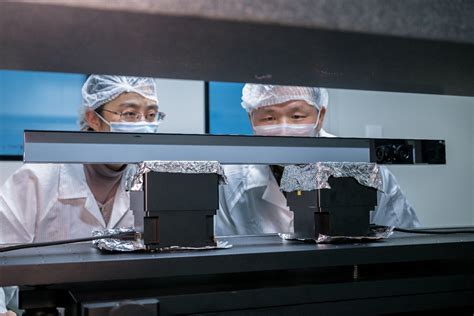 上海光源800毫米大尺寸高精度X射线平面反射镜自主研制取得重大突破----上海高等研究院