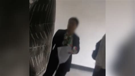 官方通报海南一中学教师言语骚扰女学生：撤销教师资格_凤凰网视频_凤凰网