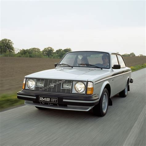 Awesome Volvo 242 | Drive Safe and Fast