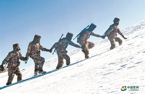 守好国门！西藏边防官兵海拔5400米巡逻|融媒体|西藏|边防官兵_新浪新闻