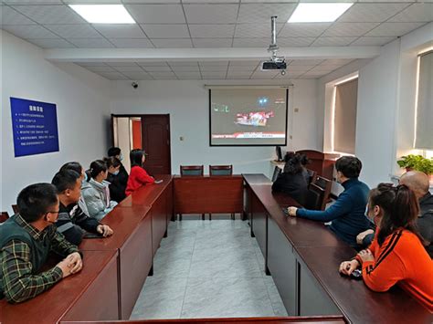 公平社区组织全员观看“吉林好人·最美志愿者”直播-中国吉林网