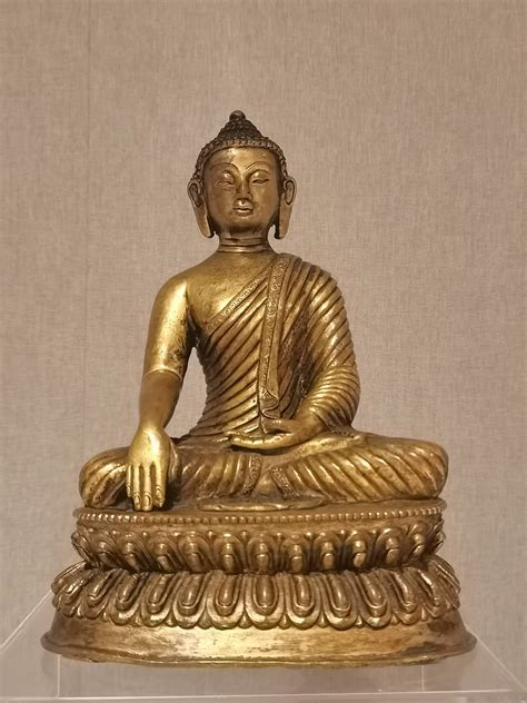 佛教文化艺术馆藏品赏鉴(8)：凡尘最美的“宝相”——金铜鎏金造像_佛像
