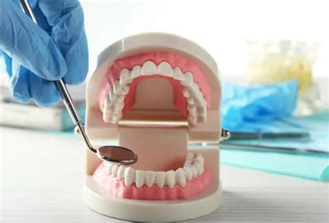 口腔科成功开展机器人精准辅助上颌窦内提术及上下颌后牙种植术_手术_患者_种植