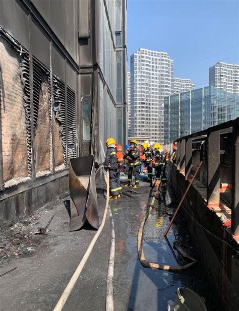 上海一在建工地发生火灾 火势已扑灭 未造成人员伤亡_手机新浪网