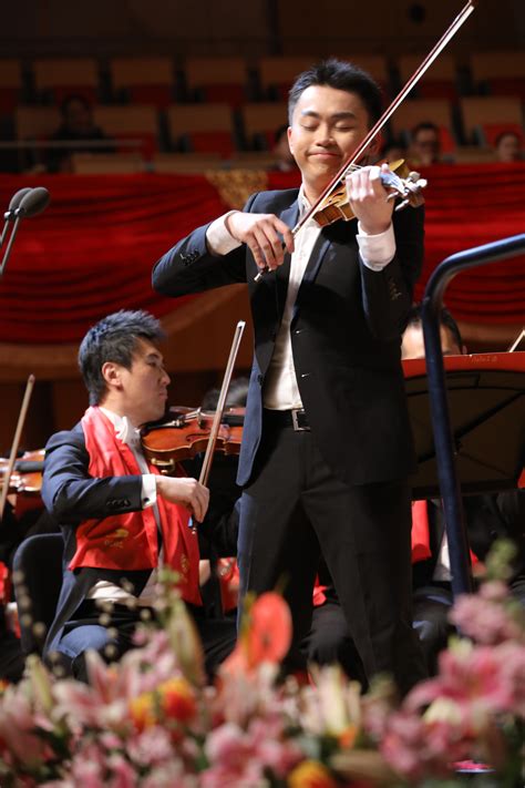 韩裔天才小提琴少女演奏《Mission》 - 微文周刊
