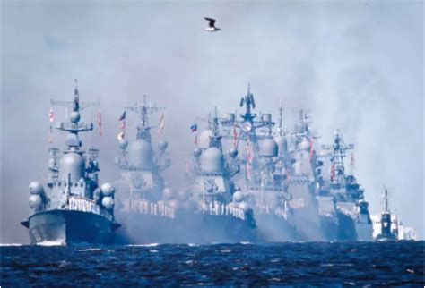 全球最大军舰开火，俄罗斯5000吨军舰被炸沉，美国：不是美军干的
