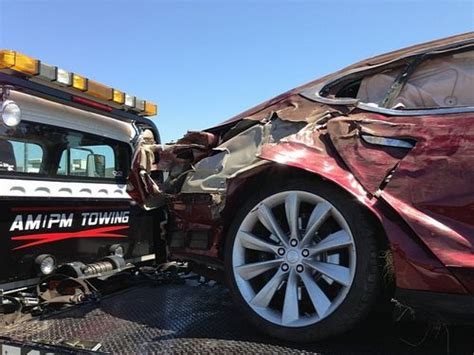 特斯拉Model S电动车撞毁残骸图片公开_汽车_环球网