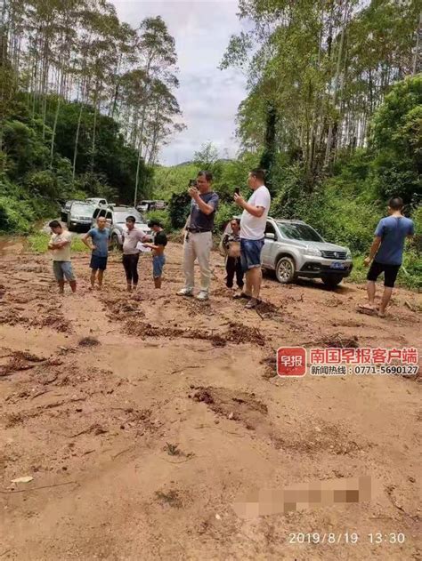 广西钦州浦北县发生山体滑坡致2人被埋！