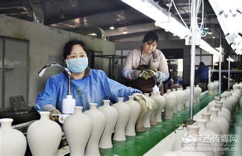 现代陶瓷研发生产基地 助推耀瓷产业化发展