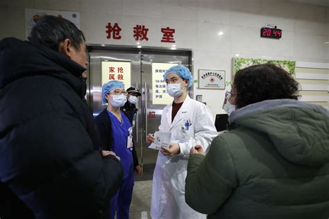 情暖中秋|我院儿科医护人员为小患者送上手工月饼-医院新闻-桂林市中医医院