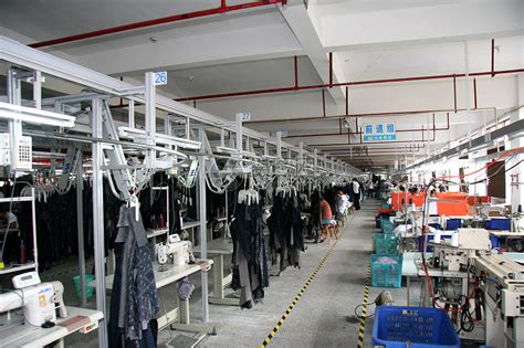 工厂机器上的彩色纱线穿线高清图片下载-正版图片600174897-摄图网