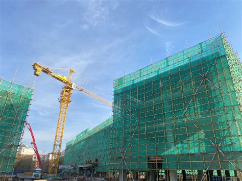 乌市重大项目建设提速！113中学南校区2栋教学楼封顶