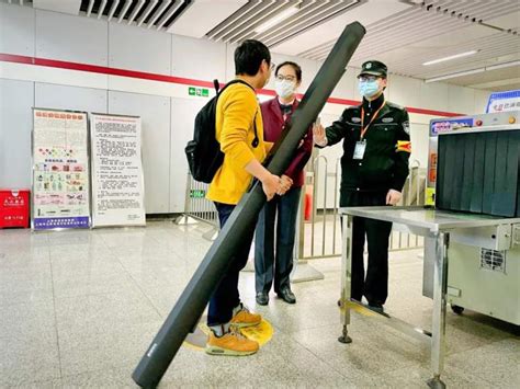重庆地铁10号线“升级版”即将来临 显示屏更大、新增乘客计数系统