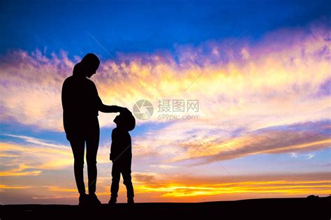 非主流头像母子背影