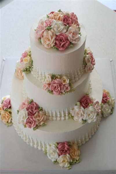 订婚蛋糕种类有哪些 浪漫订婚蛋糕推荐_结婚用品_婚庆百科_齐家网