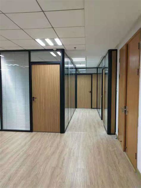 玻璃隔断改造办公室格局