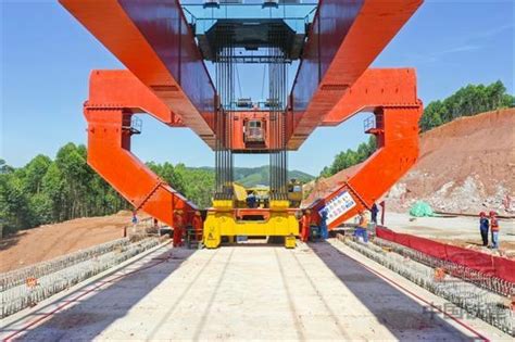 南玉高铁建设取得新进展首次应用超低位过隧运梁车