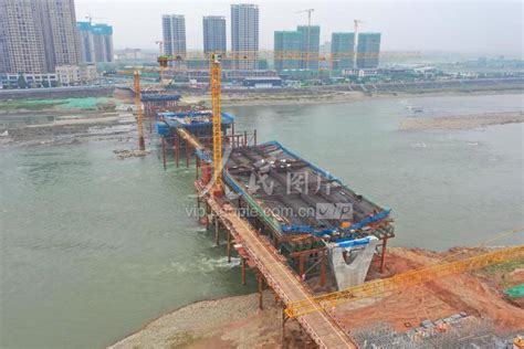 四川彭山：岷江大桥重建如火如荼-人民图片网