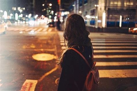 孤单难过的心情说说伤感大全 我害怕一个人走在陌生的城市,心情说说-个性说