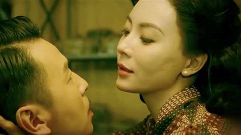 星汉灿烂：赵露思与吴磊圆房这场吻戏，忍不住连看20次，太经典